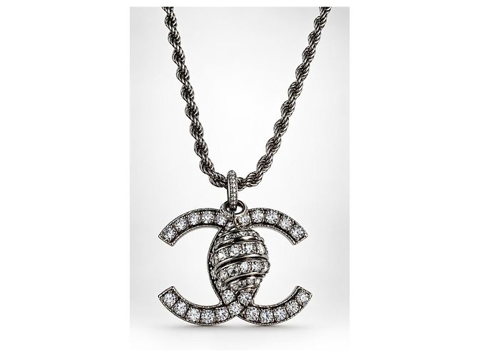 Chanel 08A Paris-London Collana Pendente CC Cristalli Argento - vista 3