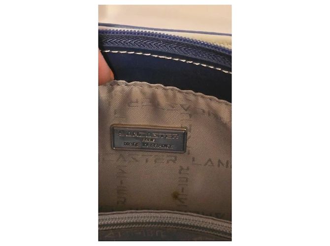 Autre Marque Lancaster Borsa a tracolla in pelle blu e bianca con ciondolo a cuore - vista 14