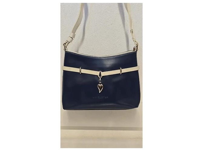 Autre Marque Lancaster Borsa a tracolla in pelle blu e bianca con ciondolo a cuore - vista 3