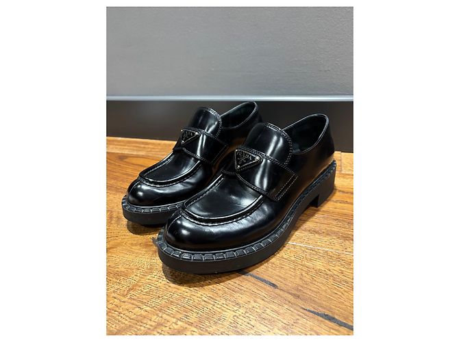 Mocassini Prada Chocolate in pelle nera con suola chunky - vista 11