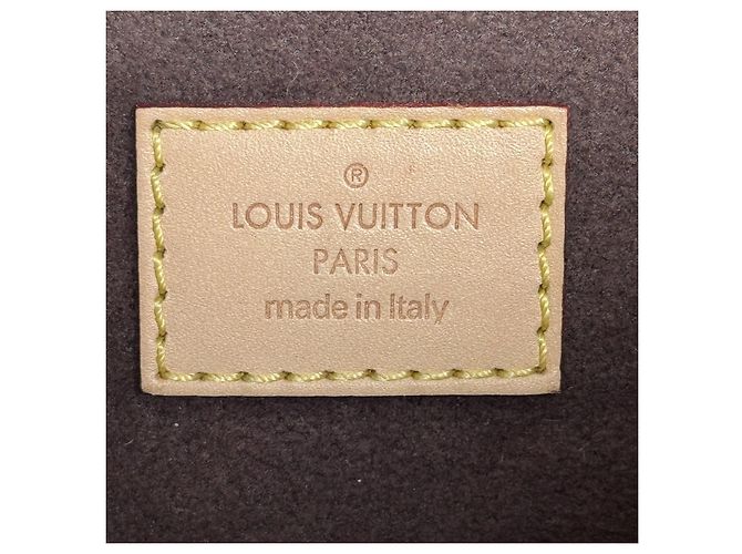 Louis Vuitton Pochette Métis Monogram Canvas - vista 3