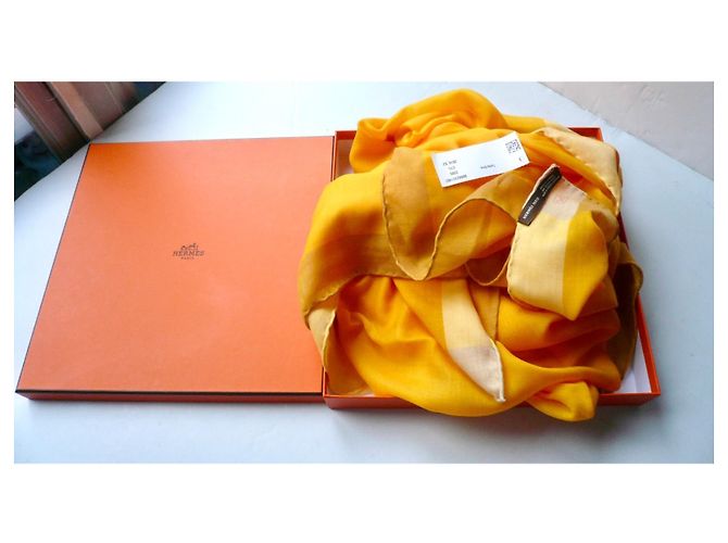 Hermès New Libris Kaschmir-Schal Gelb - Ansicht 2