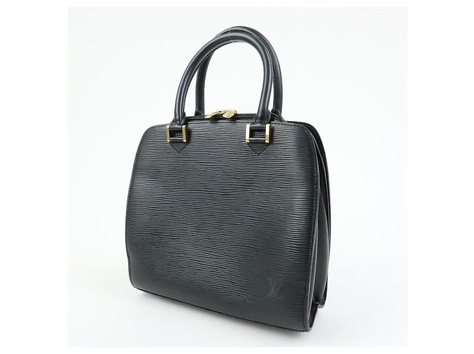 Louis Vuitton Pont Neuf Epi Leather PM - vista 3