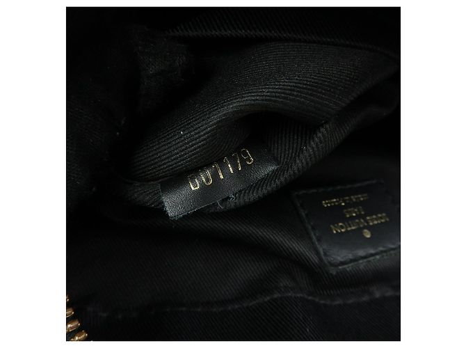 Louis Vuitton Saintonge Monogram Canvas with Leather - vista 7