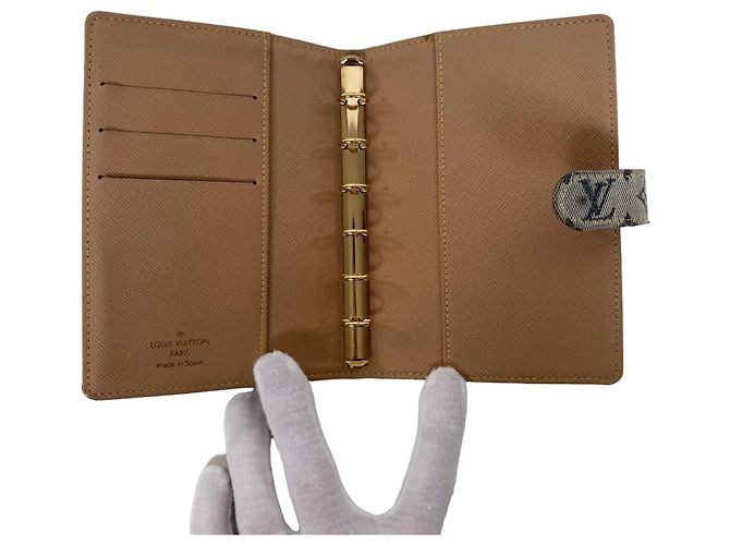 Louis Vuitton To start every workday or school day in style - view 3