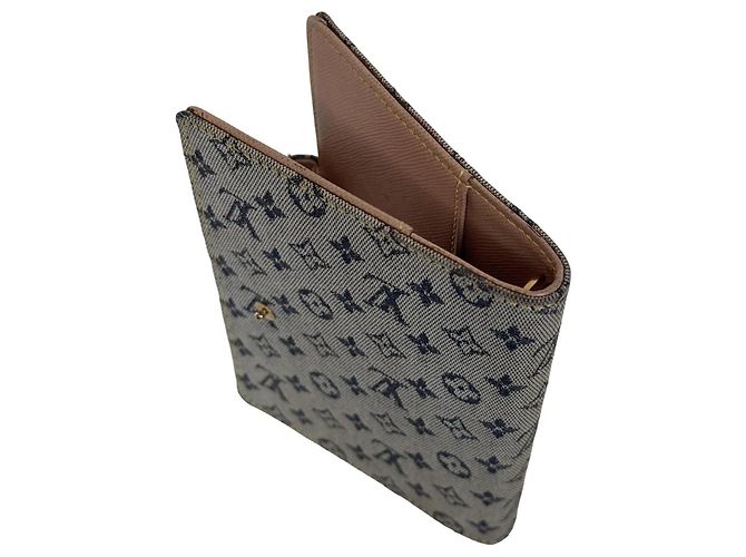 Louis Vuitton To start every workday or school day in style - view 4