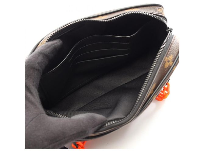 Borsa a mano Pochette Volga Louis Vuitton - vista 3