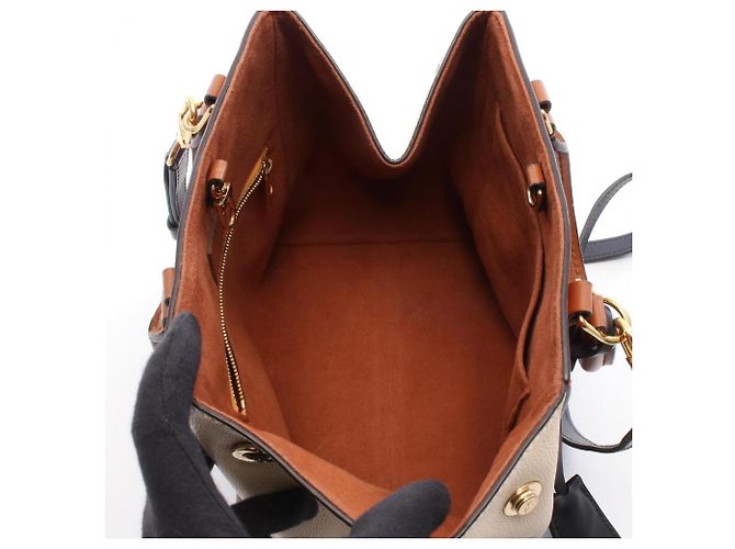 Louis Vuitton Fold Tote PM Monogram Cerise Crème Noir - vista 3