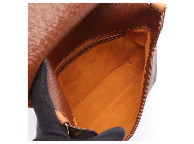 Borsa a tracolla Louis Vuitton Musette Tango con tracolla corta - vista 3