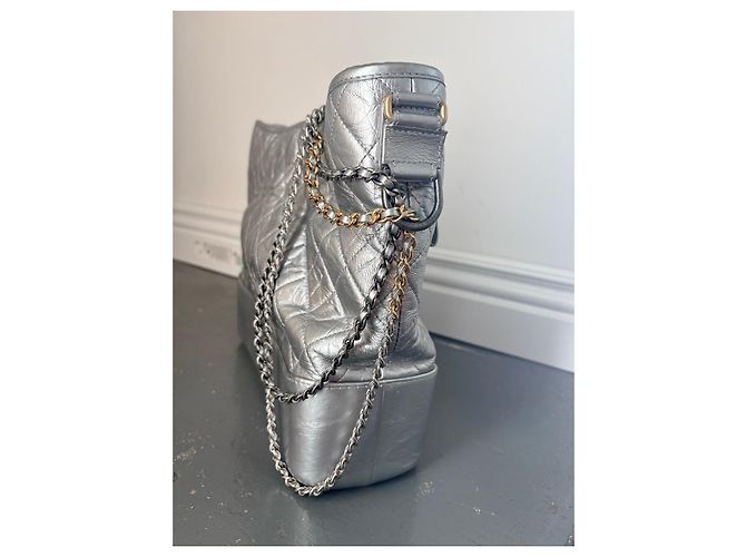 Borsa Chanel Gabrielle Hobo Large in Pelle Metallizzata Argento - vista 5
