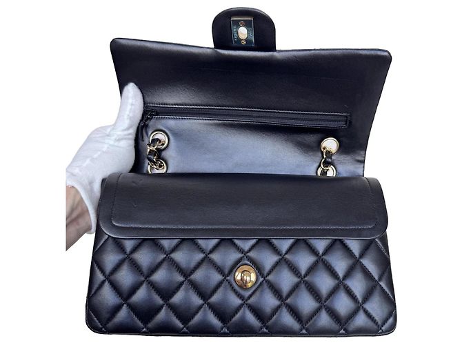 Borsa Chanel Classic Double Flap Medium Pelle Agnello Nera - vista 9