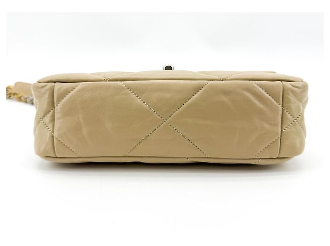 Chanel 19 Flap Quilted Leather Medium - vista 7