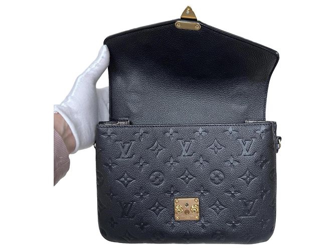 Louis Vuitton Pochette Métis Pelle Empreinte Noir - vista 9