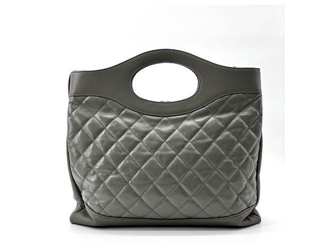 Chanel 31 Shopping Quilted Calfskin Large - vista 2