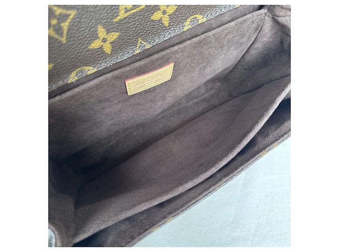 Borsa Louis Vuitton Pochette Métis Monogram - vista 12
