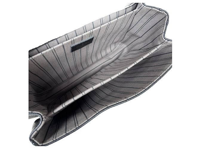 Borsa Louis Vuitton Pochette Métis Empreinte Noir - vista 12