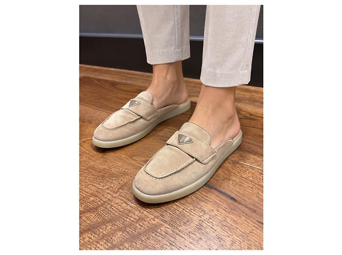 Mules Prada in camoscio beige con logo - vista 5