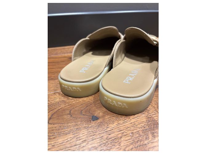 Mules Prada in camoscio beige con logo - vista 7