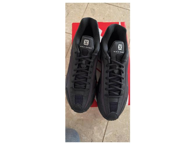 Sneaker Nike Shox R4 - vista 3