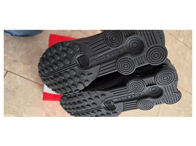 Sneaker Nike Shox R4 - vista 5