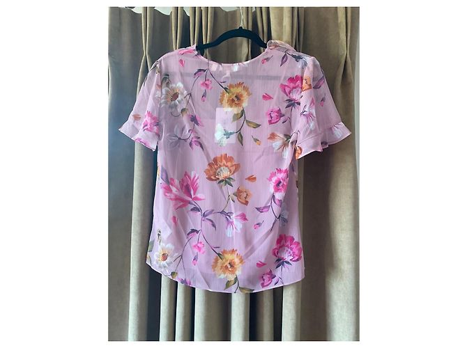 Ted Baker Bluse mit rosa Blumenprint und Rüschenärmeln - Ansicht 3
