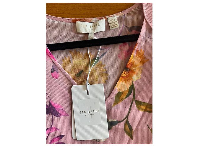 Ted Baker Bluse mit rosa Blumenprint und Rüschenärmeln - Ansicht 4