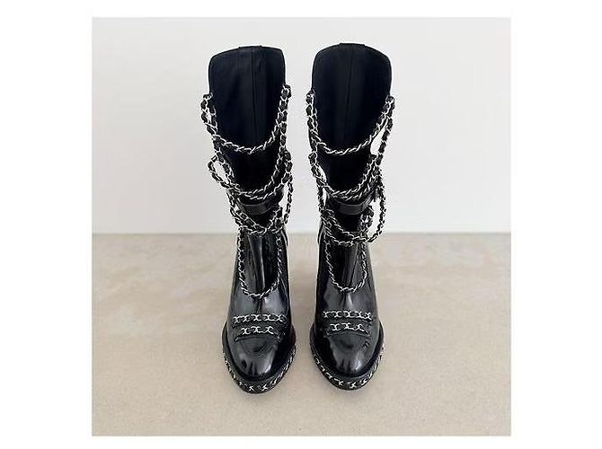 Botines Chanel Fall 2013 Chain Obsession de cuero cepillado negro - vista 2