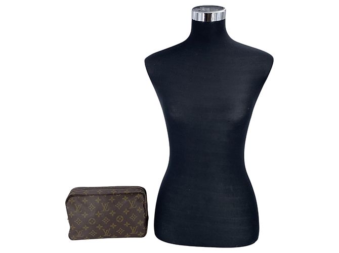 Louis Vuitton Clutch Vintage Brown Monogram Canvas Trousse Toilette 23 - vista 2