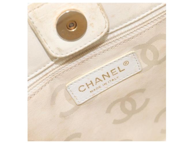 CHANEL Triple Coco Tote Bag Lackleder Weiß Goldfarbene CC - Ansicht 19