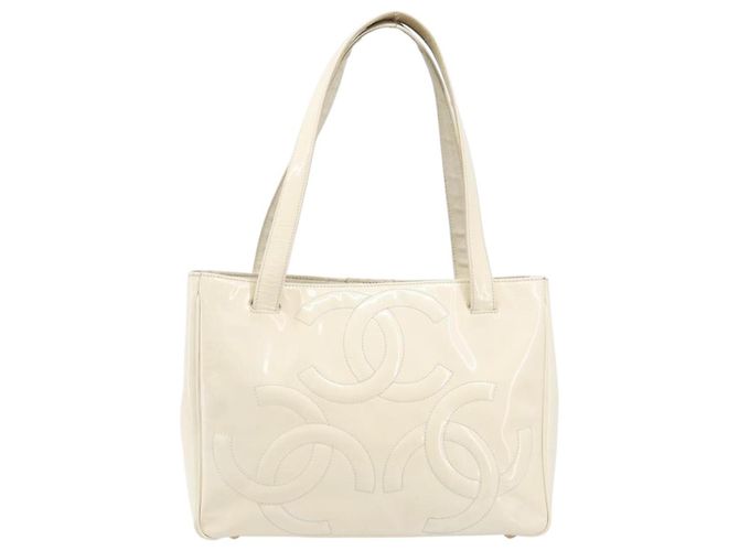CHANEL Triple Coco Tote Bag Lackleder Weiß Goldfarbene CC - Ansicht 2