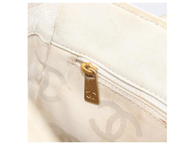 CHANEL Triple Coco Tote Bag Lackleder Weiß Goldfarbene CC - Ansicht 23