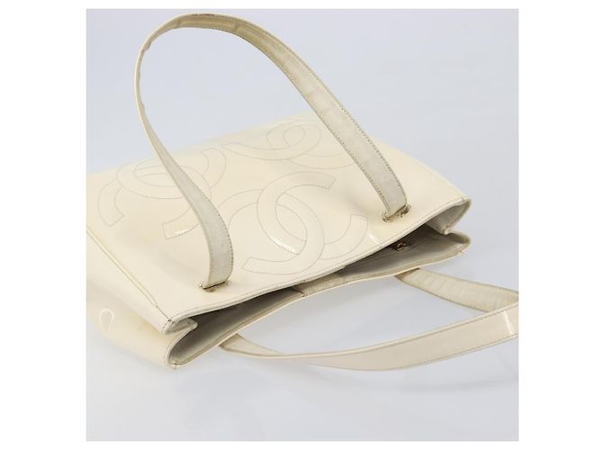 CHANEL Triple Coco Tote Bag Lackleder Weiß Goldfarbene CC - Ansicht 6