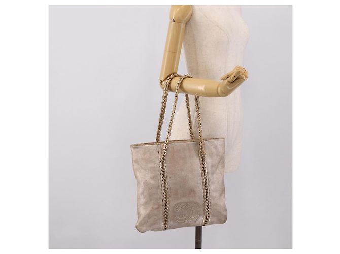 CHANEL Luxury Line Chain Tote Bag Leather Silver Gold Tone CC - vista 24