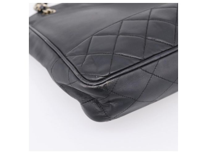 CHANEL Matelasse Chain Shoulder Bag Leather Black Gold Tone CC - vista 11