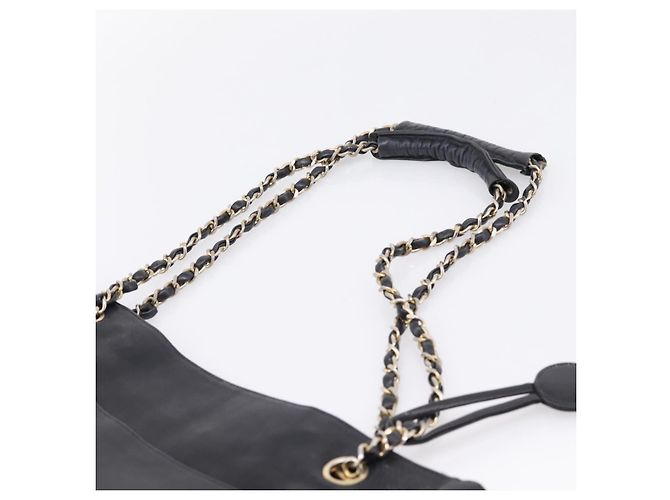 CHANEL Matelasse Chain Shoulder Bag Leather Black Gold Tone CC - vista 8
