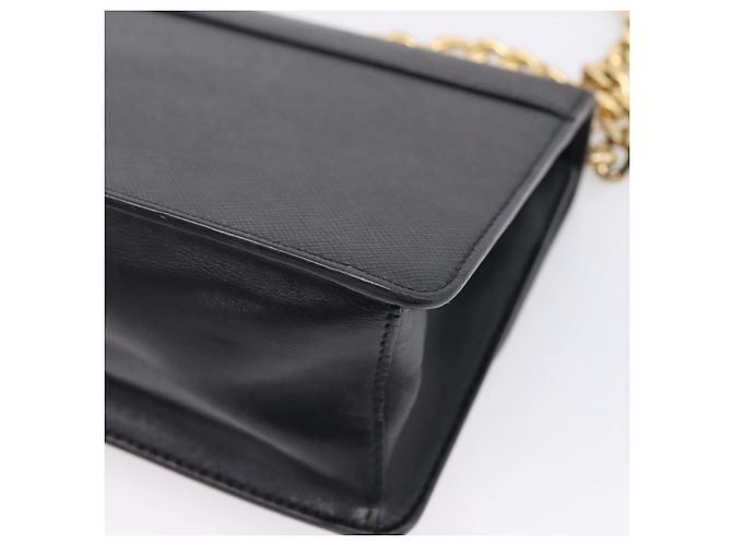 PRADA Chain Shoulder Bag Safiano Leather Black Gold - vista 17