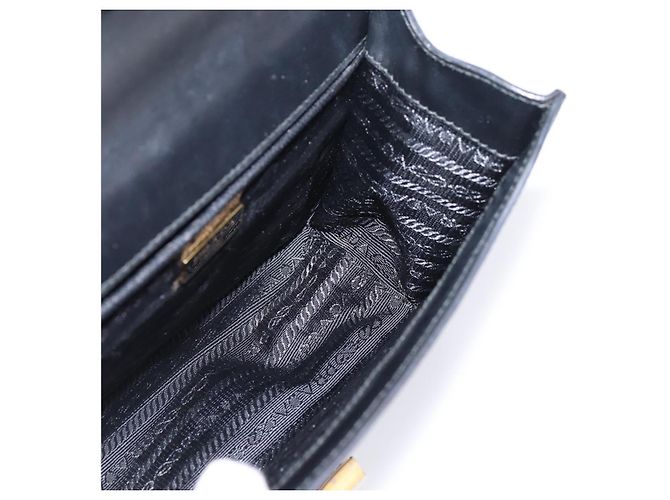 PRADA Chain Shoulder Bag Safiano Leather Black Gold - vista 24