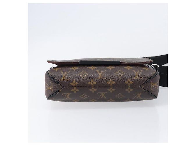 LOUIS VUITTON Monogram Macassar District PM Shoulder Bag M40935 LV - vista 6