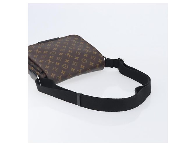 LOUIS VUITTON Monogram Macassar District PM Shoulder Bag M40935 LV - vista 8