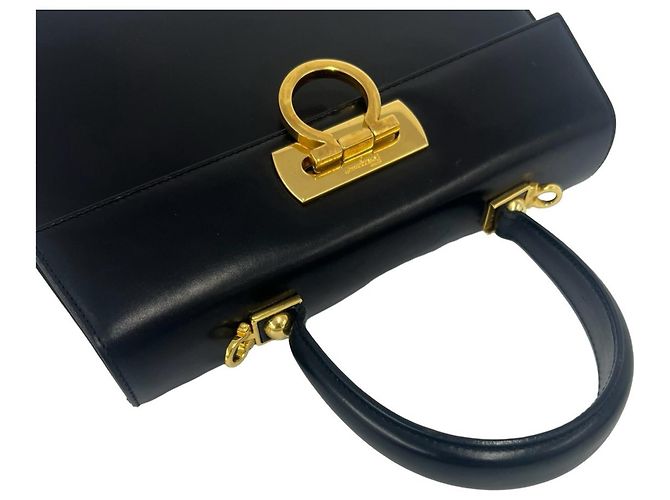 Borsa Salvatore Ferragamo in pelle di vitello nera - vista 3