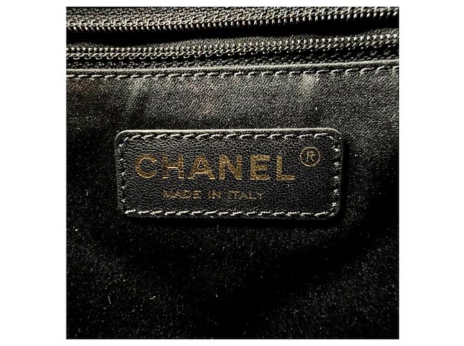 Borsa Tote Chanel in pelle di vitello granulata nera - vista 12