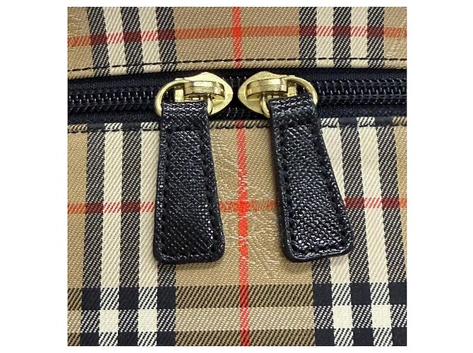 Burberry Vintage Leder-Beautycase mit Nova Check Muster - Ansicht 7