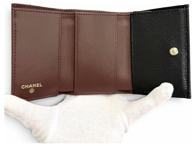 Cartera compacta tríptico Chanel Coco Mark de piel Caviar - vista 5