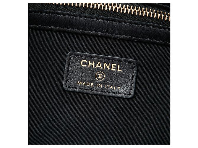 Chanel Black Medium Quilted Caviar Boy O Case Clutch - vista 5