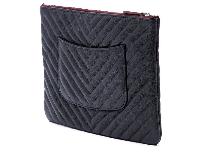 Chanel Black Medium CC Chevron Caviar O Case Clutch - vista 2