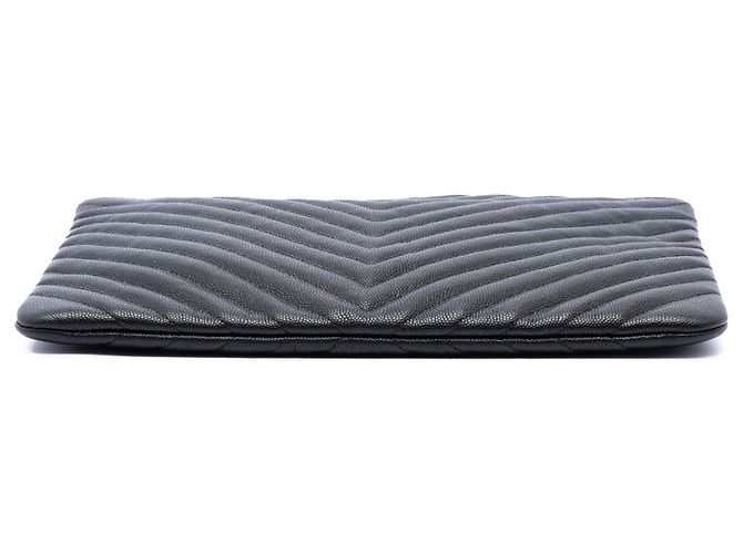 Chanel Black Medium CC Chevron Caviar O Case Clutch - vista 3