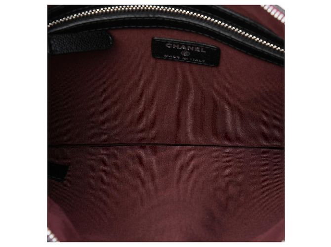 Chanel Black Medium CC Chevron Caviar O Case Clutch - vista 4