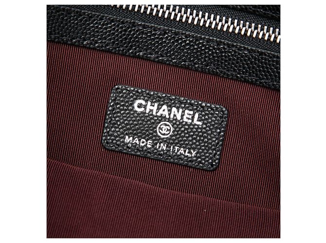 Chanel Black Medium CC Chevron Caviar O Case Clutch - vista 5