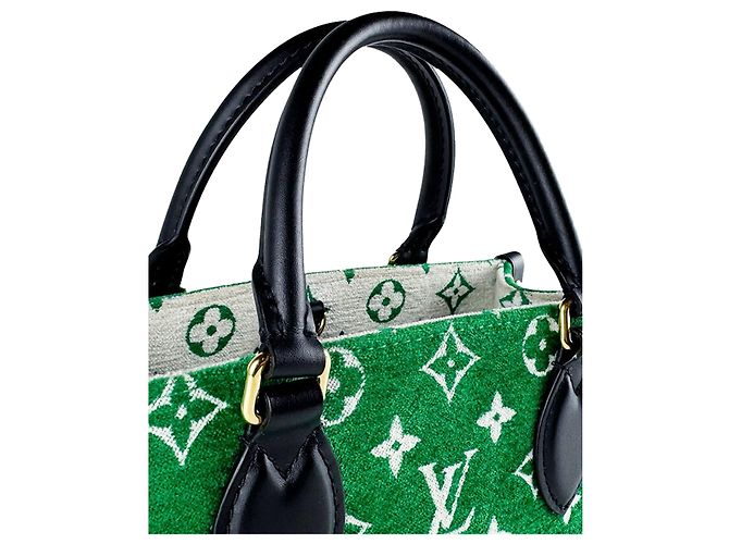 Louis Vuitton Green LV Match Monogram Jacquard Velvet OnTheGo PM - vista 10