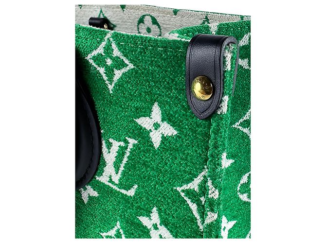 Louis Vuitton Green LV Match Monogram Jacquard Velvet OnTheGo PM - vista 7